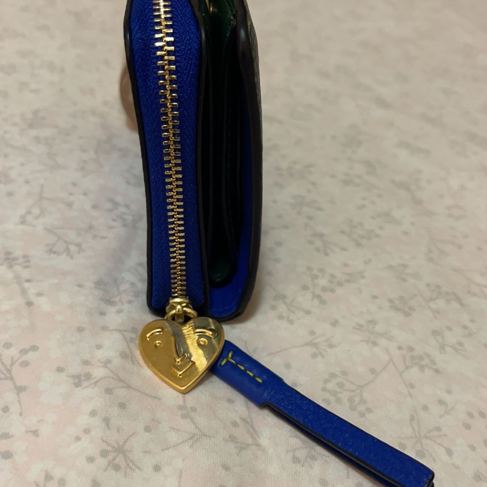 🎊Host Pick🎊 Tory Burch Bi-fold Wallet - Picture 5 of 7